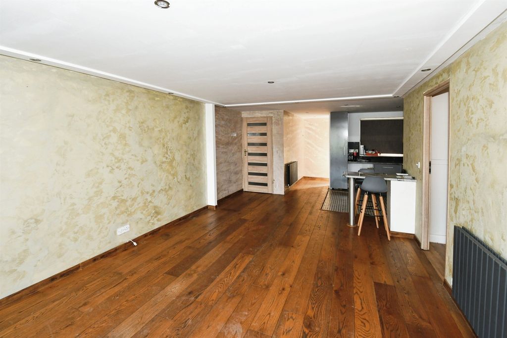 Additional image 8 of 2 bed flat for saleCarver Road, Boston PE21