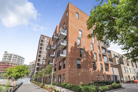 Joseph Huntley Walk, Reading RG1