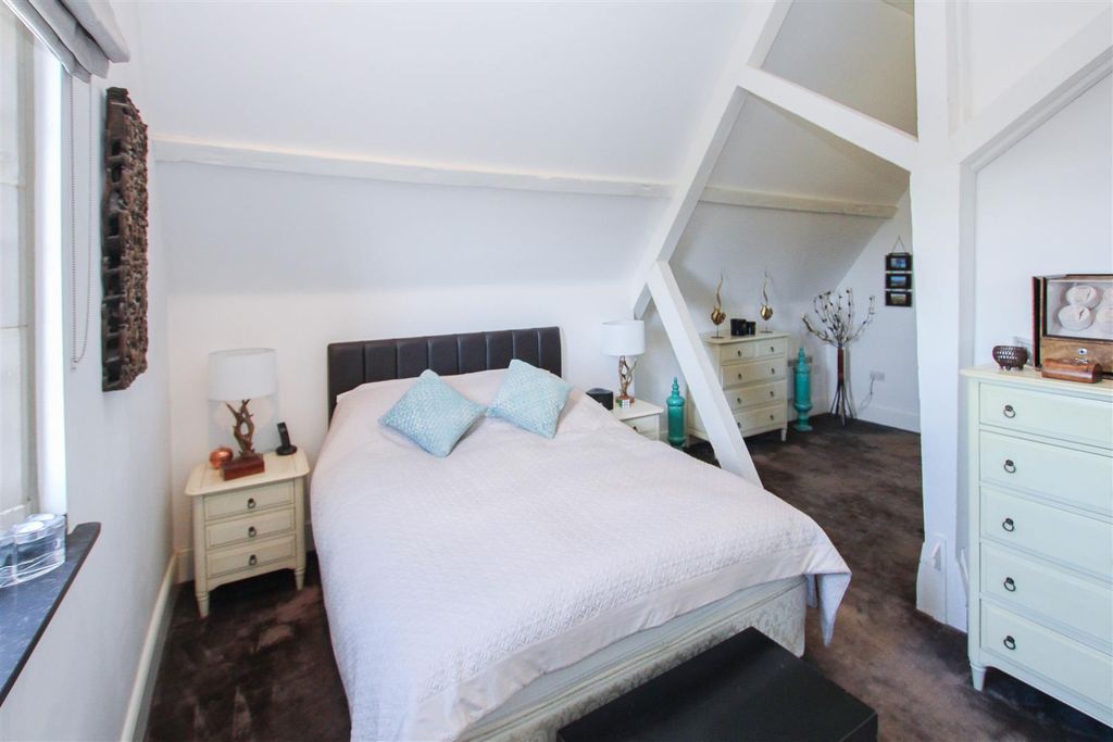 Additional image 9 of 2 bed flat for saleThe Galleries, Warley, Brentwood CM14
