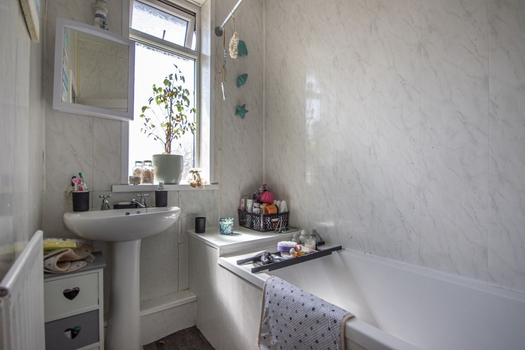 Additional image 11 of 3 bed flat for saleCastleside Road, Newcastle Upon Tyne, Tyne And Wear NE15