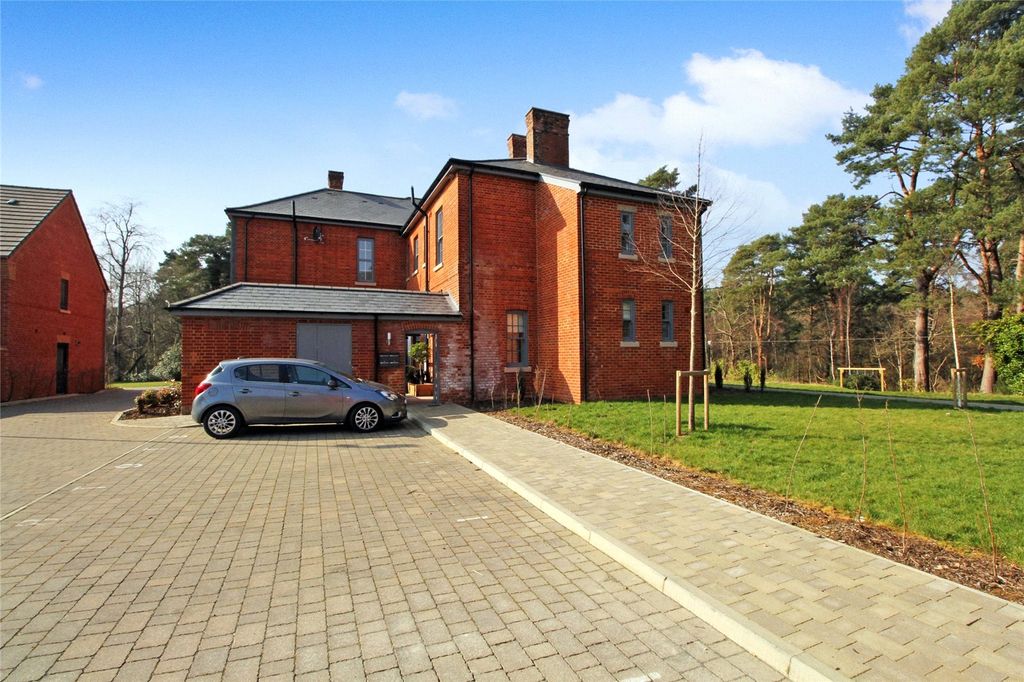 Additional image 10 of 2 bed flat for saleAmherst Place, Bordon, Hampshire GU35