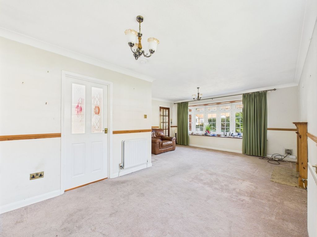Additional image 2 of 3 bed detached bungalow for saleCaroline Crescent, Broadstairs CT10