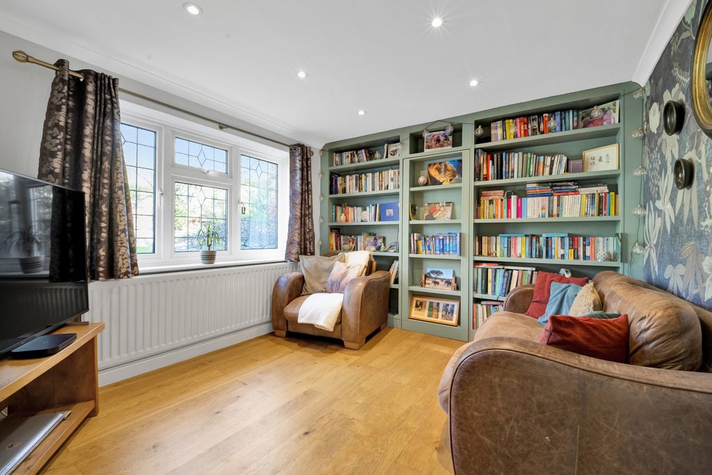 Additional image 6 of 5 bed detached house for saleThe Close, Bourne End SL8