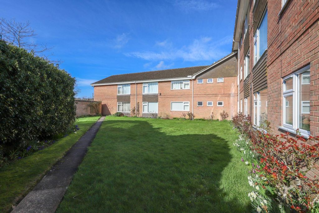 Additional image 10 of 2 bed flat for salePark Road, Blandford Forum DT11