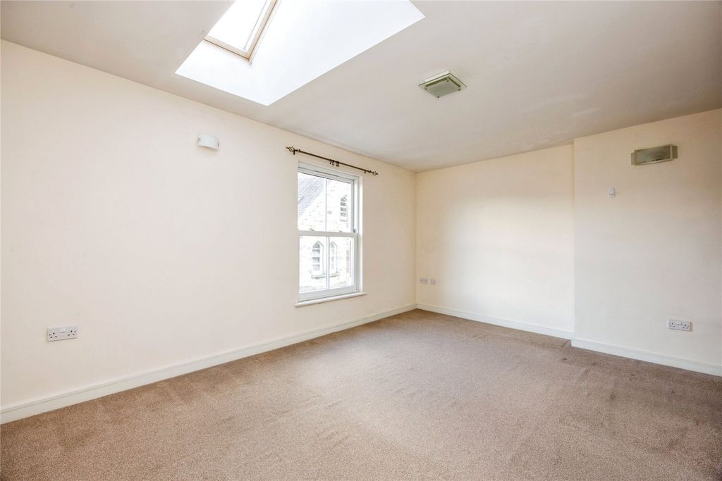 Additional image 8 of 2 bed flat for saleCrinnicks Hill, Bodmin, Cornwall PL31