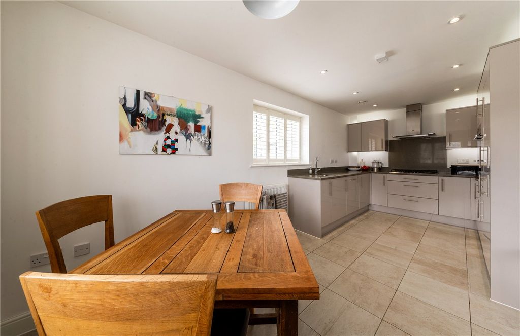 2 bed flat for saleDuffield Lane, Bradford-On-Avon BA15 photo 3