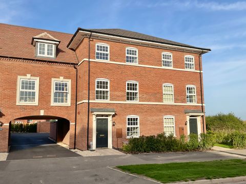 133 Tay Road, New Lubbesthorpe, Leicester LE19