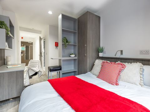 Centre (Cgb-2-17) Gate, Bristol BS1, Studio to rent