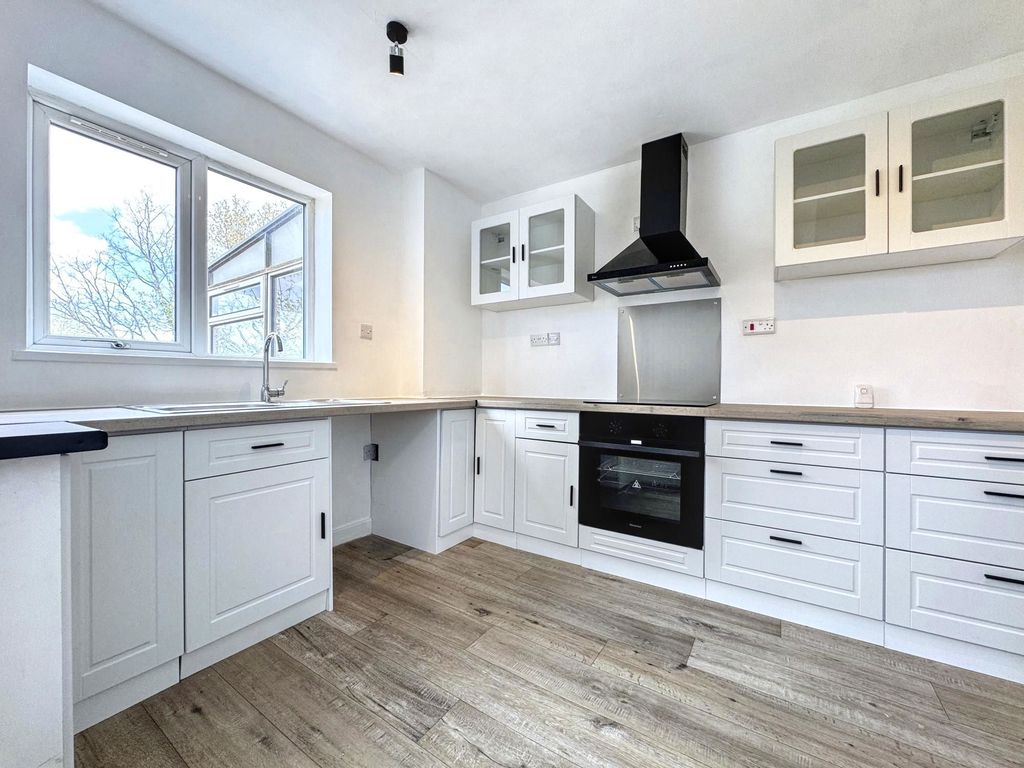3 bed detached house for saleBerkeley Close, Boldon Colliery NE35 photo 3