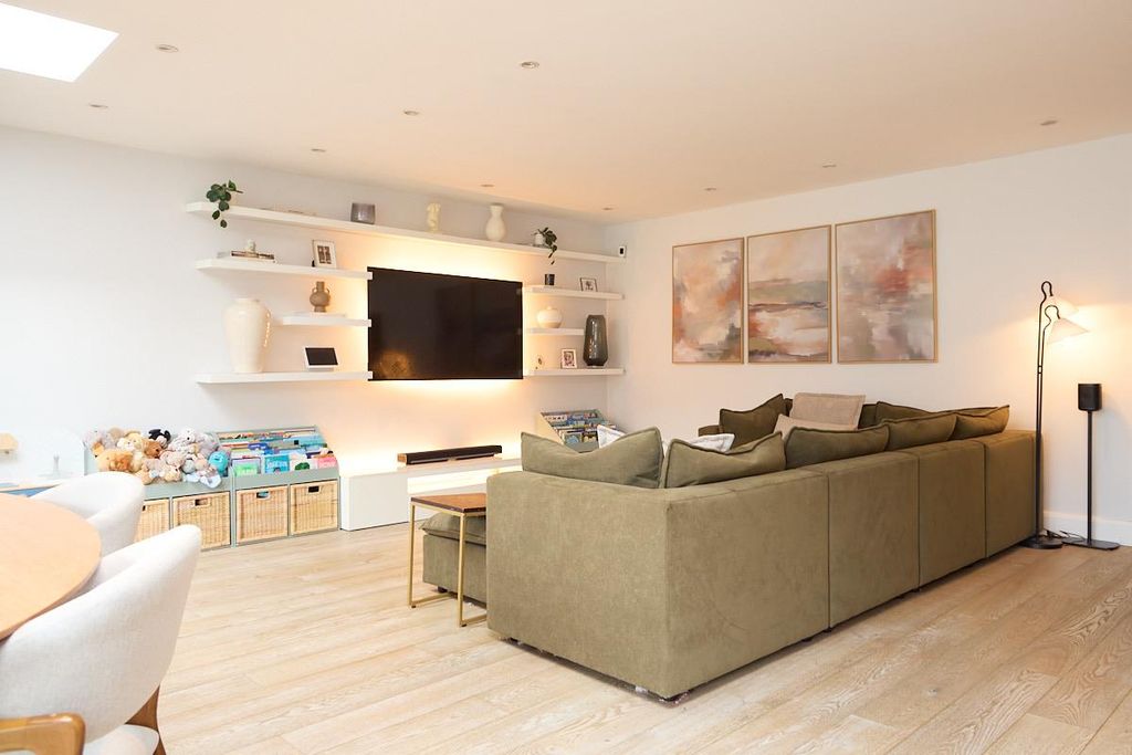 Additional image 6 of 3 bed detached bungalow for saleTheobald Street, Borehamwood WD6