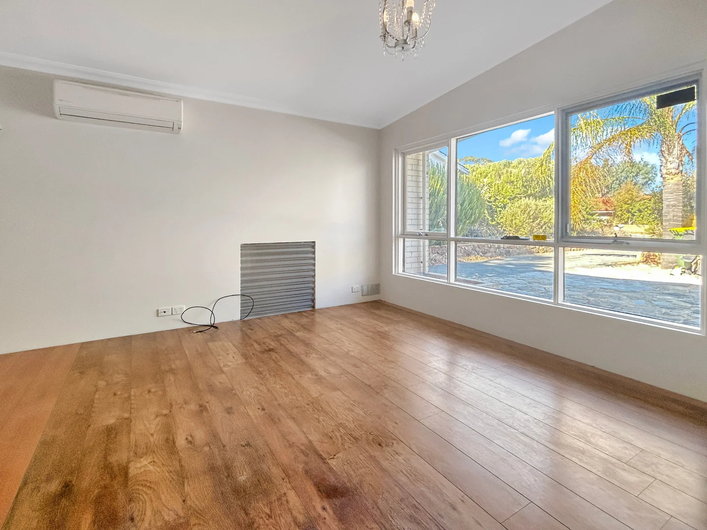 Additional image 5 of 27 Banksia Rd, Camillo WA 6111