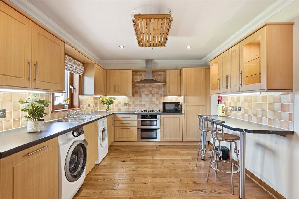 Additional image 6 of 3 bed flat for saleWemyss Court, Leapmoor Drive, Wemyss Bay, Inverclyde PA18
