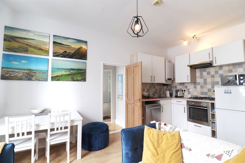 2 bed flat for saleBeach Road, Woolacombe, Devon EX34 photo 2
