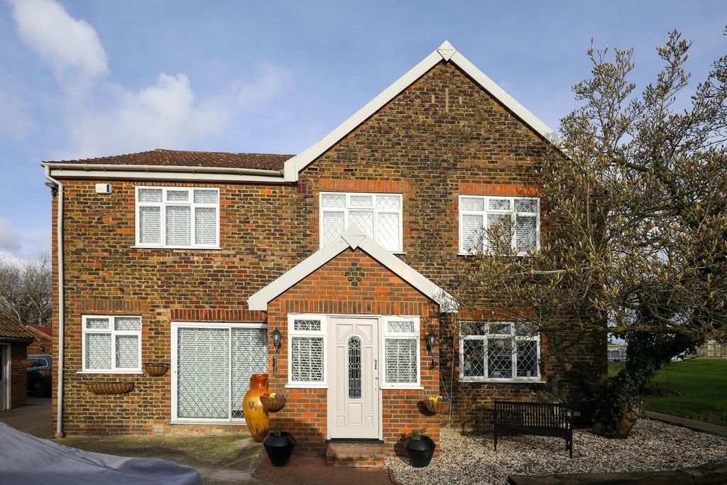 Additional image 28 of 6 bed detached house for saleGoughs Barn Lane, Warfield RG42