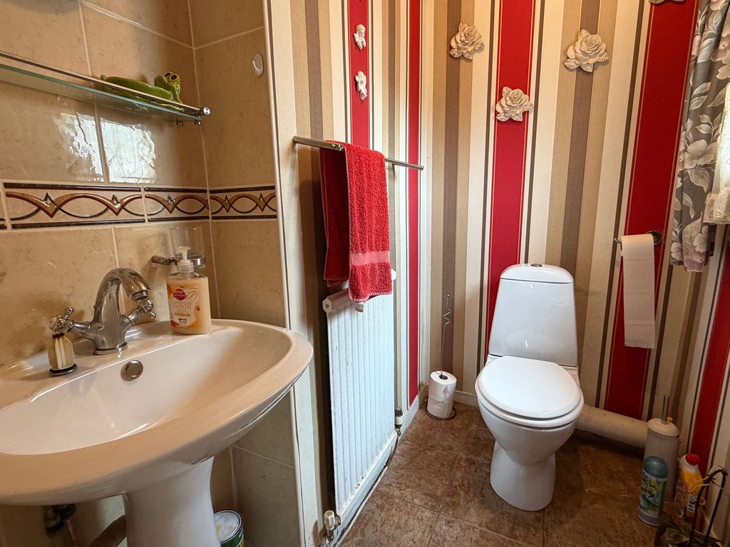 Additional image 8 of 5 bed semi-detached house for saleKirk Road, Wishaw ML2