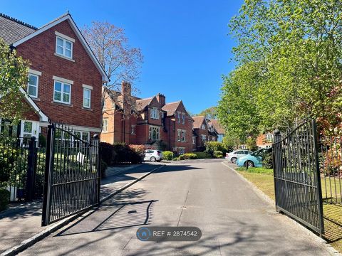 Upcross House, Reading RG1
