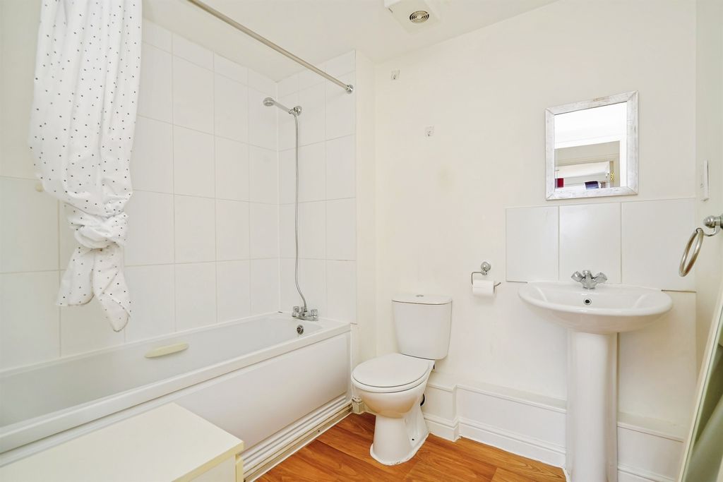 Additional image 5 of 2 bed flat for saleNorth Way, Headington, Oxford OX3