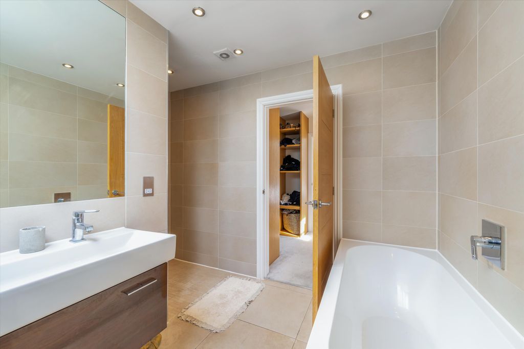 Additional image 22 of 7 bed detached house for saleTilehurst Lane, Binfield, Bracknell, Berkshire RG42