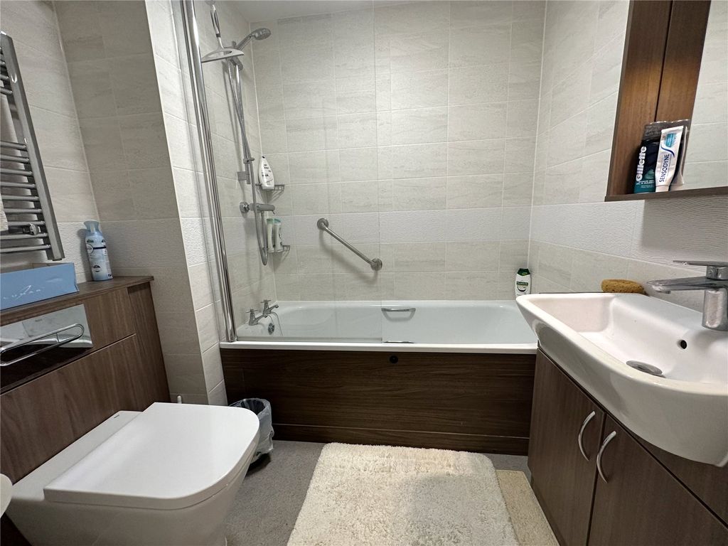 Additional image 8 of 2 bed flat for saleNorth Close, Lymington, Hampshire SO41