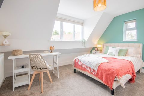 Room 6 100 Woodside Road, Beeston, Nottingham NG9