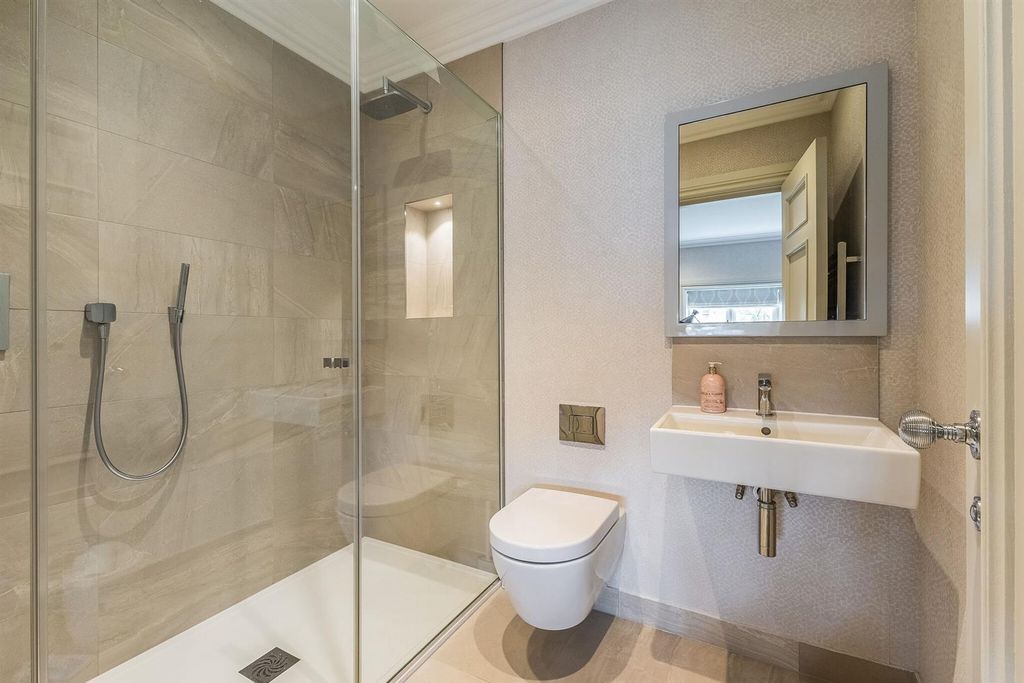 Additional image 27 of 5 bed terraced house for saleDrift Road, Winkfield, Windsor SL4