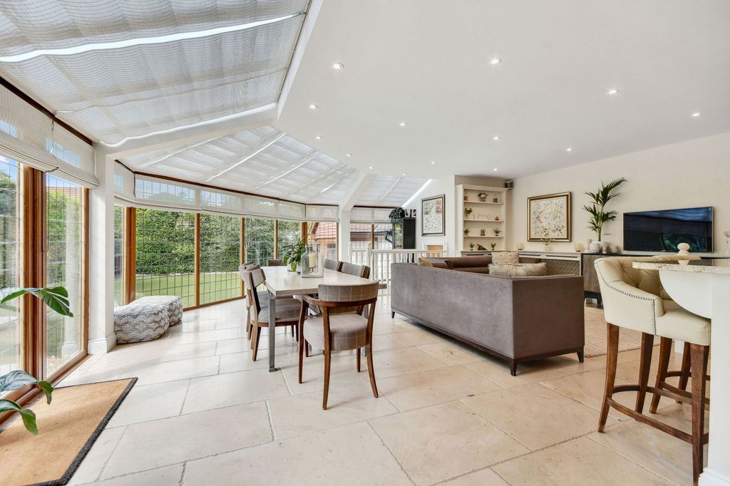 Additional image 19 of 6 bed detached house for saleChallacombe Close, Hutton Mount, Brentwood CM13