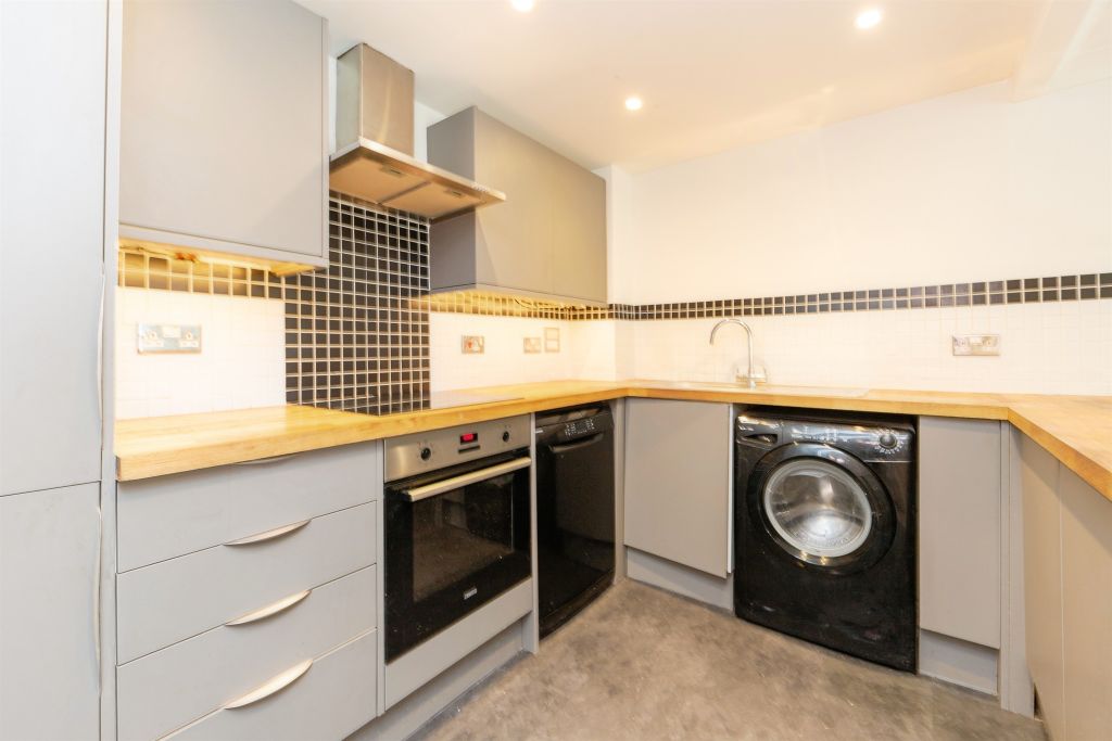 Additional image 8 of 2 bed flat for saleNewland Gardens, Hertford SG13