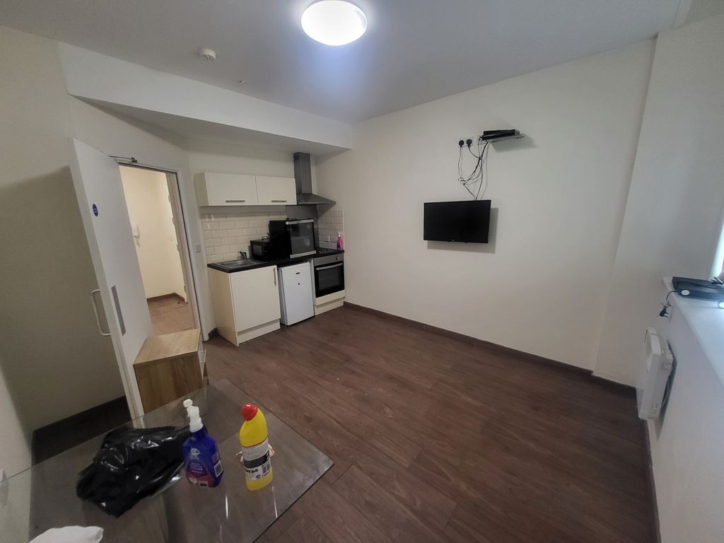 Studio for saleDaniel House, 31 Trinity Road, Bootle, Merseyside, 3Tb, UK L20 photo 4