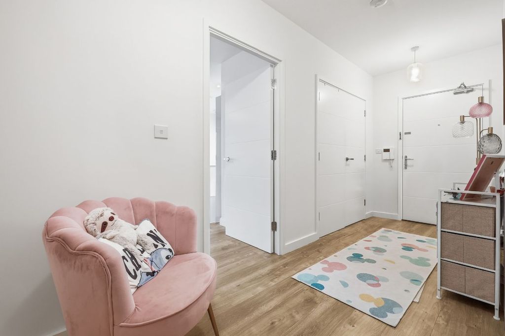 Additional image 5 of 2 bed flat for saleKestrel Close, Brentwood CM15