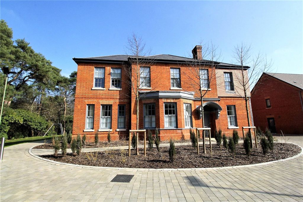 Additional image 13 of 2 bed flat for saleAmherst Place, Bordon, Hampshire GU35