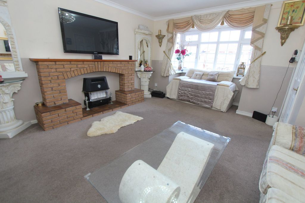 Additional image 5 of 6 bed detached house for saleNorth View Drive, Brierley Hill DY5
