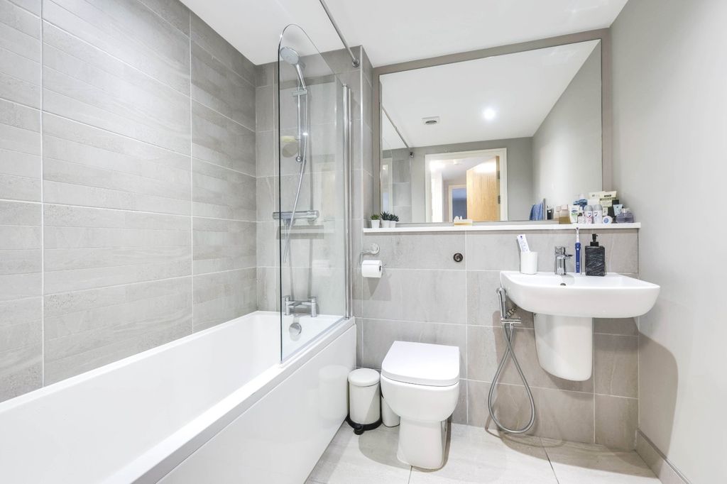 Additional image 6 of 1 bed flat for saleHarrogate Road, Bradford, West Yorkshire BD10