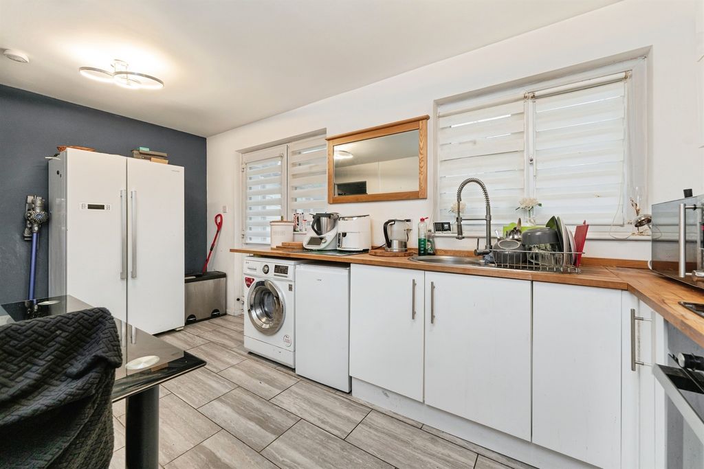 Additional image 5 of 3 bed semi-detached house for saleWillow Close, Brandon IP27