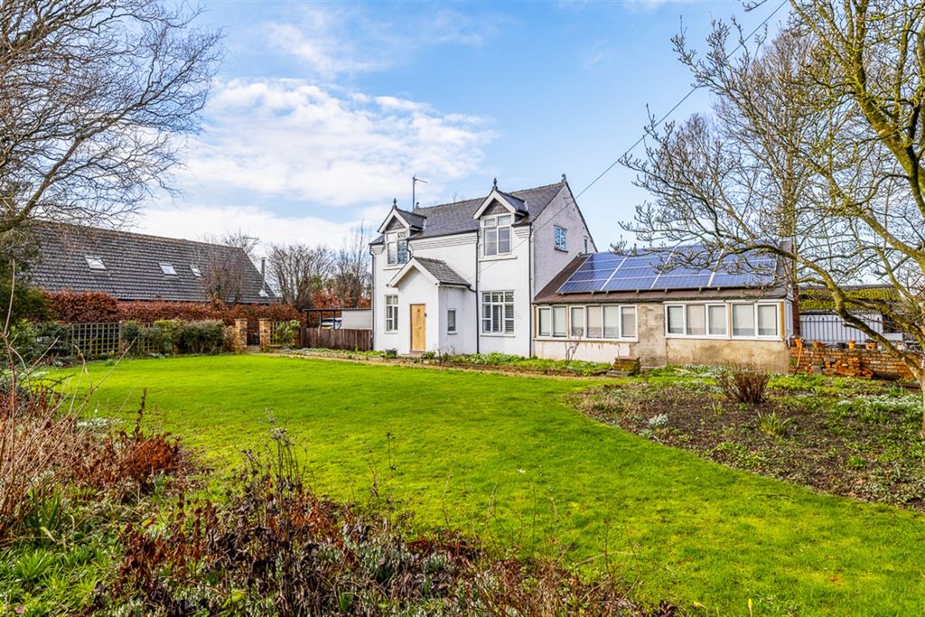 3 bed detached house for saleGarfits Lane PE21