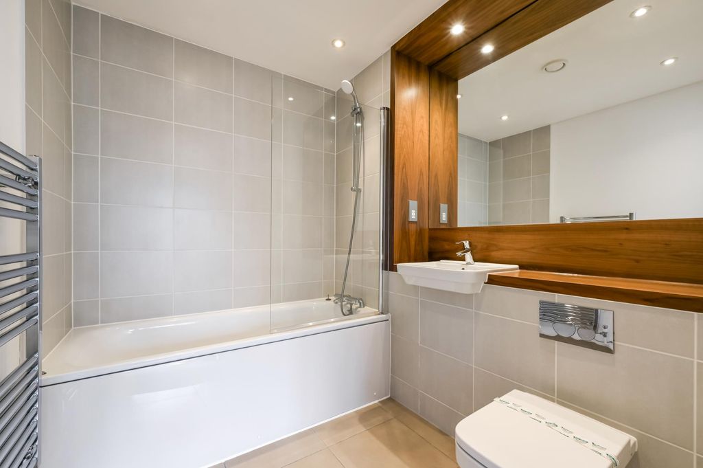 Additional image 9 of 4 bed end terrace house for saleReynard Way, Brentford TW8