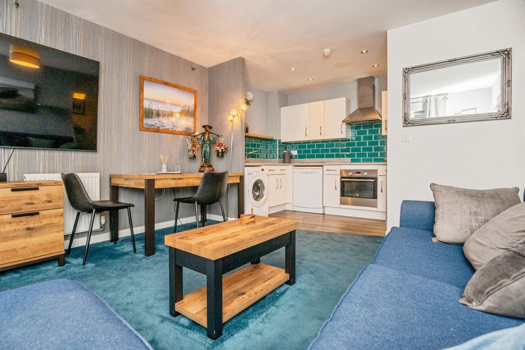 Additional image 5 of 2 bed flat for saleHill View Road, Malvern WR14
