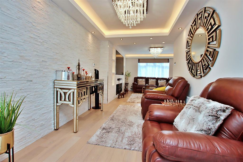 Additional image 8 of 4 bed semi-detached house for saleTheobald Street, Borehamwood WD6