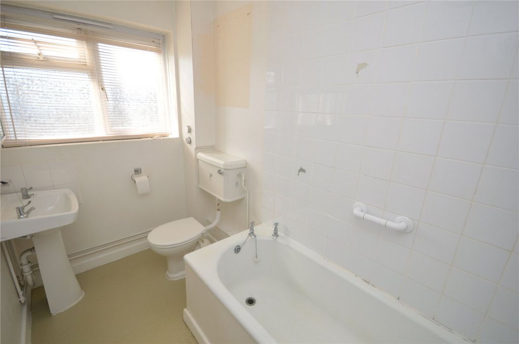 Additional image 9 of 3 bed flat for saleWarwick Avenue, Bridgwater, Somerset TA6