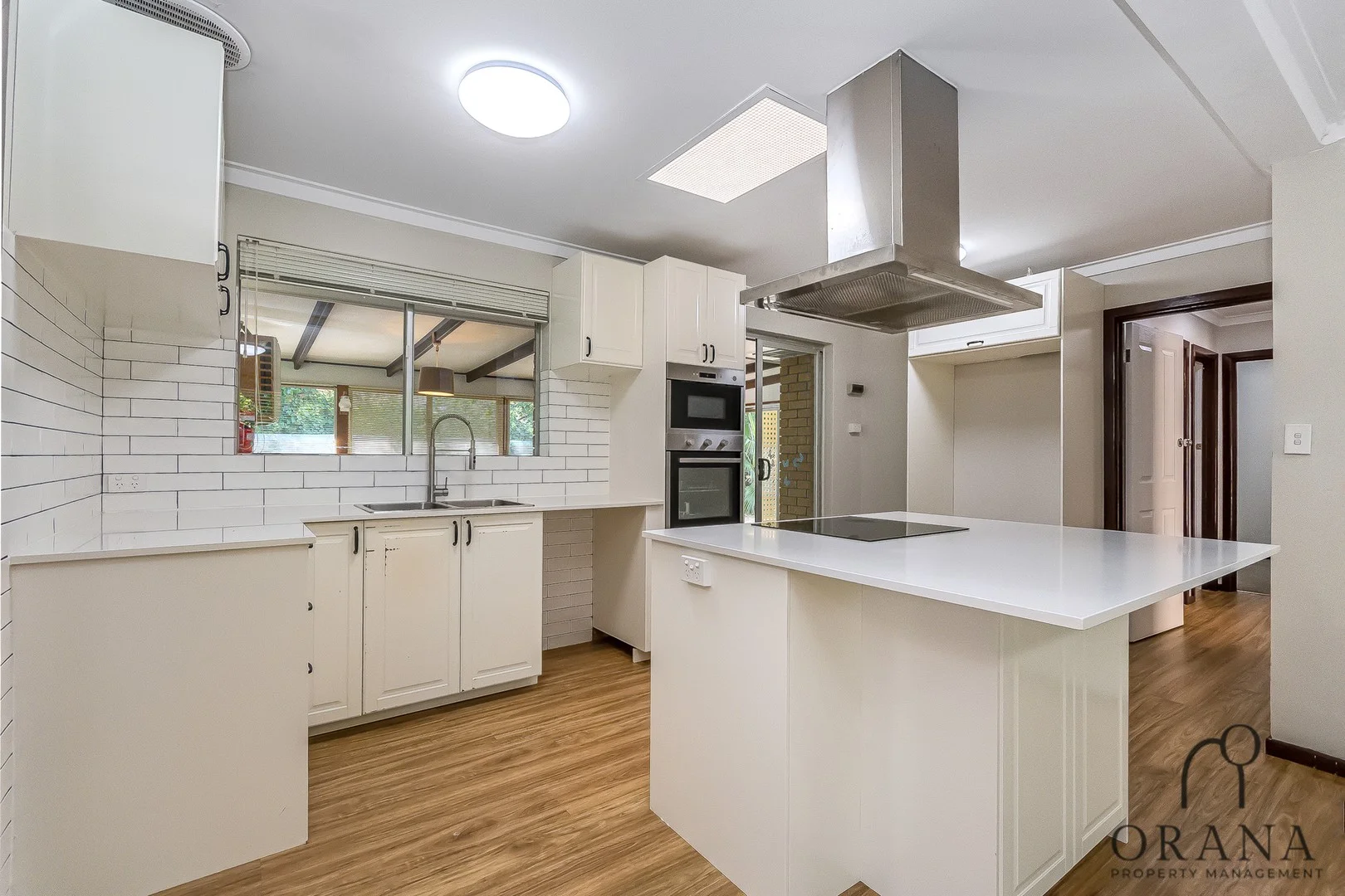 14 Sherwood Court, Armadale WA 6112