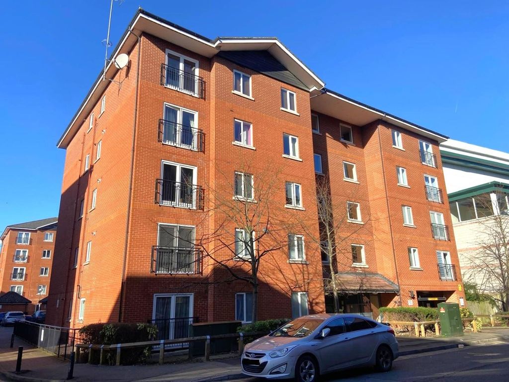 2 bed flat for saleJohn Dyde Close, Bishop's Stortford CM23