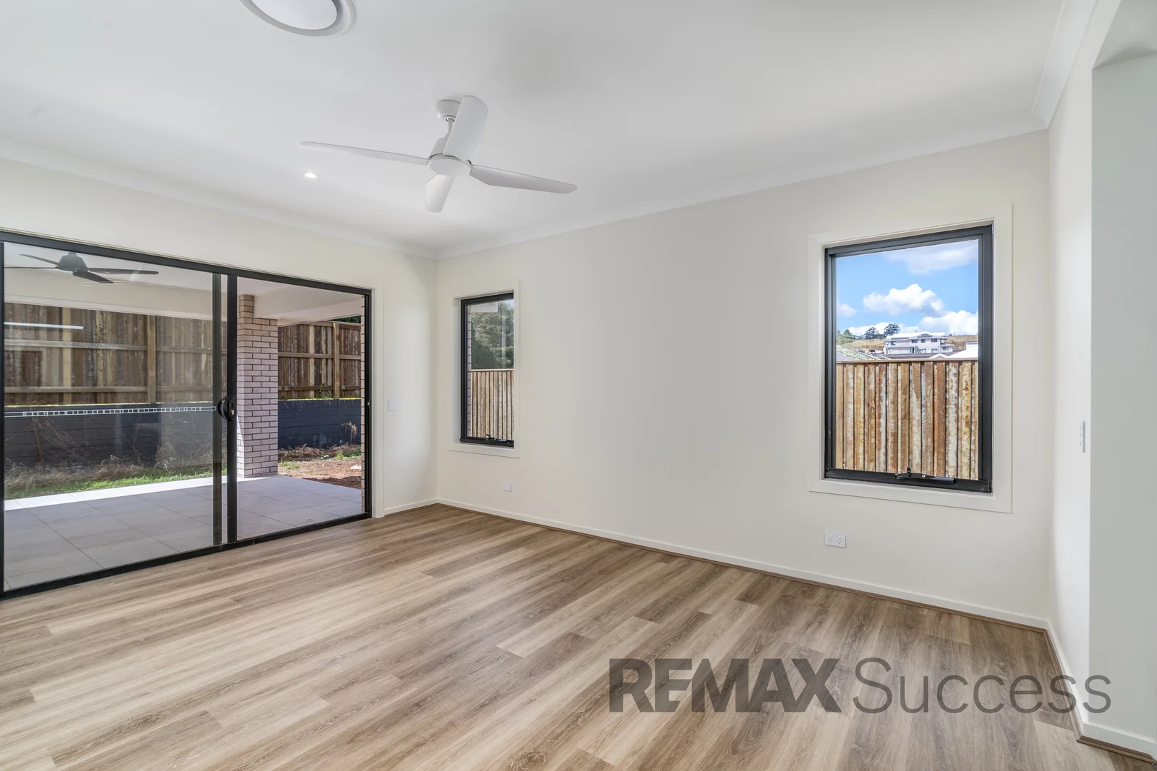 23 Kynoch Crescent, Mount Kynoch QLD 4350 photo 4