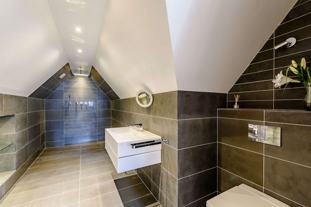 Additional image 14 of 5 bed detached house for salePark Lane, Hale WA15