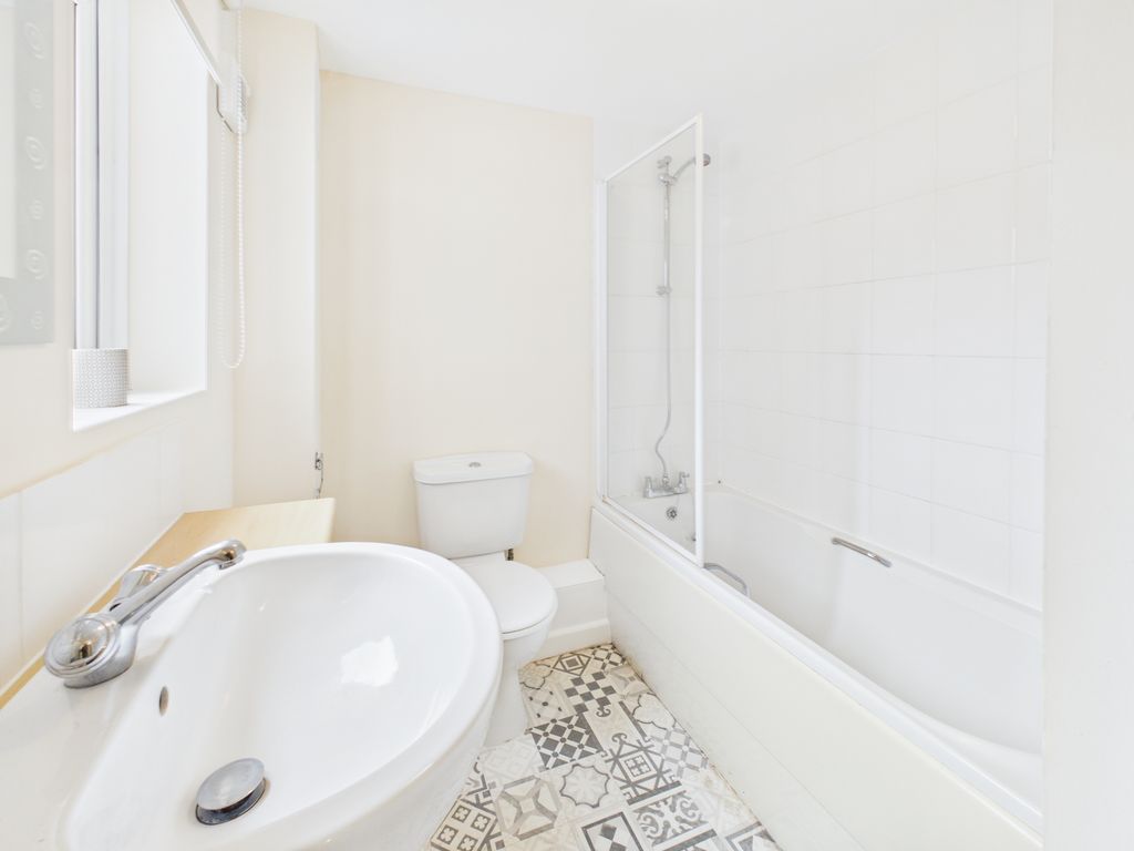 Additional image 12 of 2 bed flat for saleMeadowlands Avenue, Bridgwater TA6