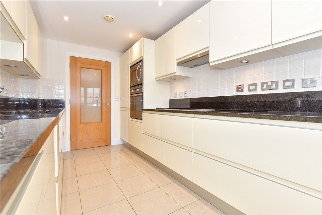 Additional image 8 of 2 bed flat for saleThe Esplanade, Bognor Regis, West Sussex PO21