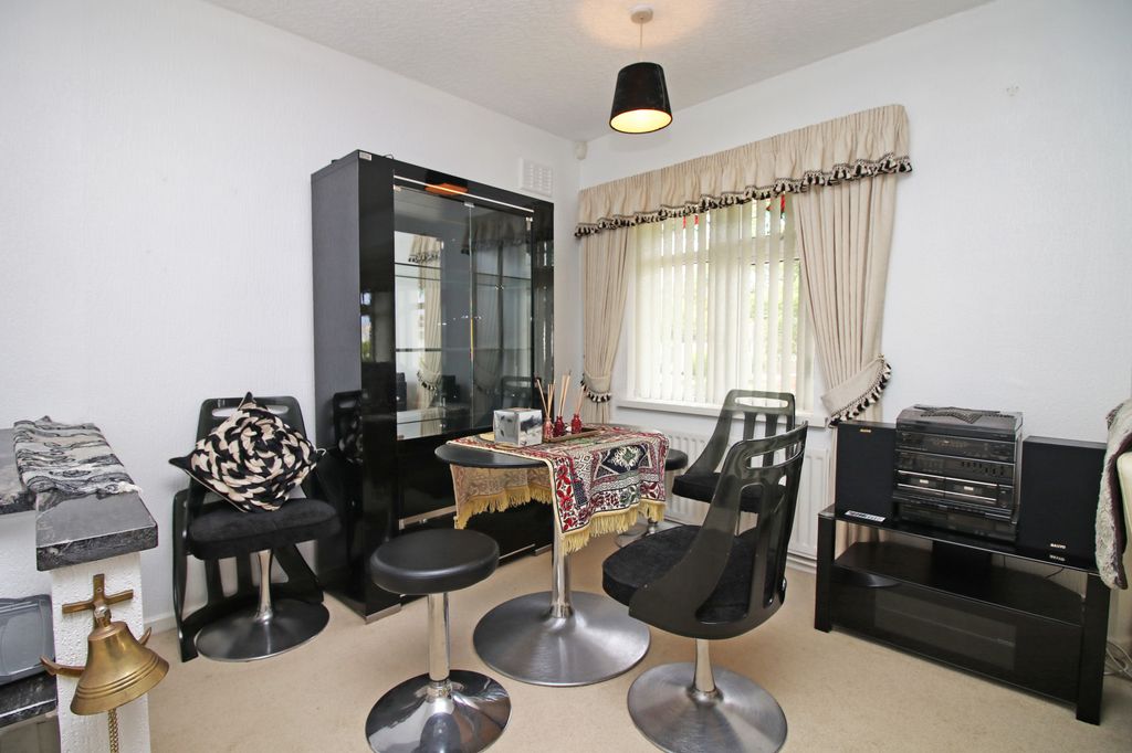 Additional image 7 of 3 bed flat for saleDevonshire Road, Blackpool FY2
