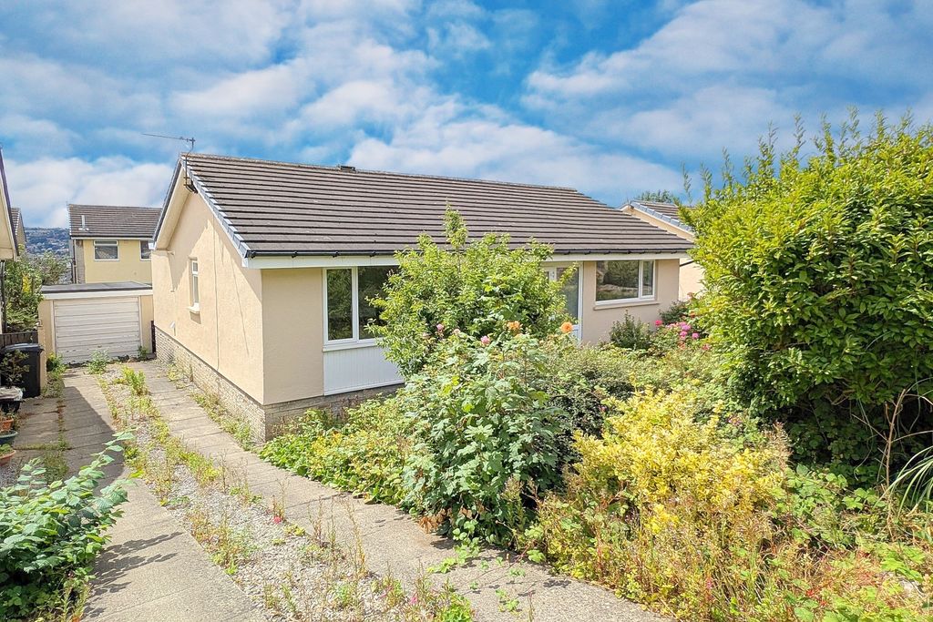 3 bed bungalow for saleThornhills Lane, Brighouse, West Yorkshire HD6