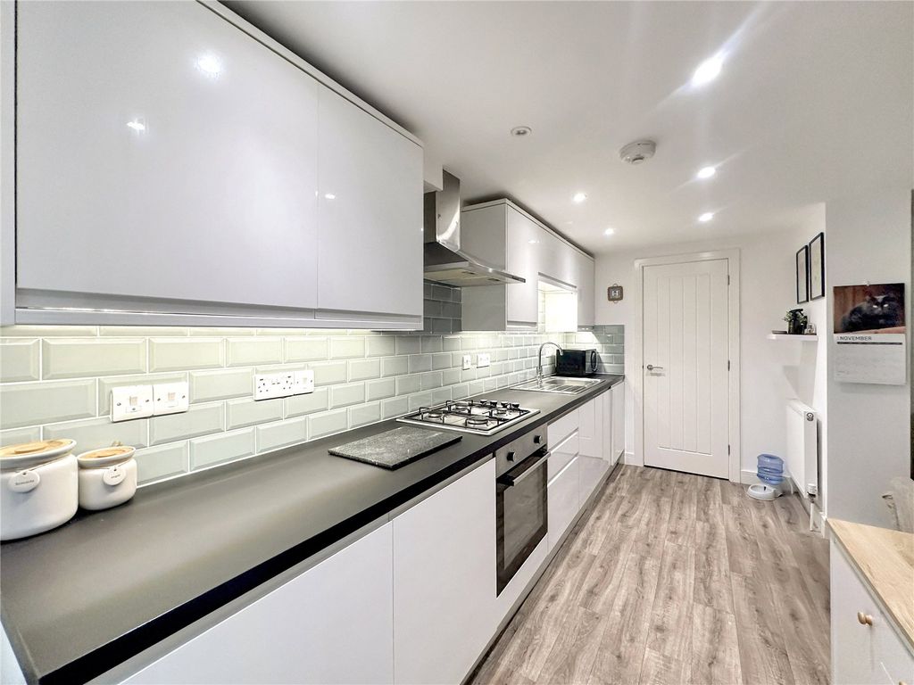 Additional image 7 of 2 bed flat for saleOakfield Street, Blandford Forum, Dorset DT11