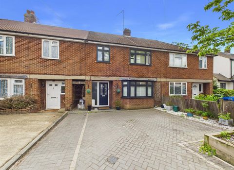 Walnut Way, Ruislip HA4