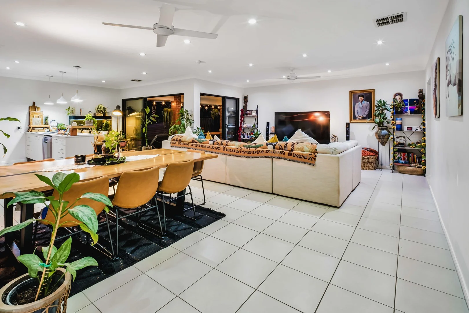 4 Bimberi Row, Pacific Pines QLD 4211 photo 2