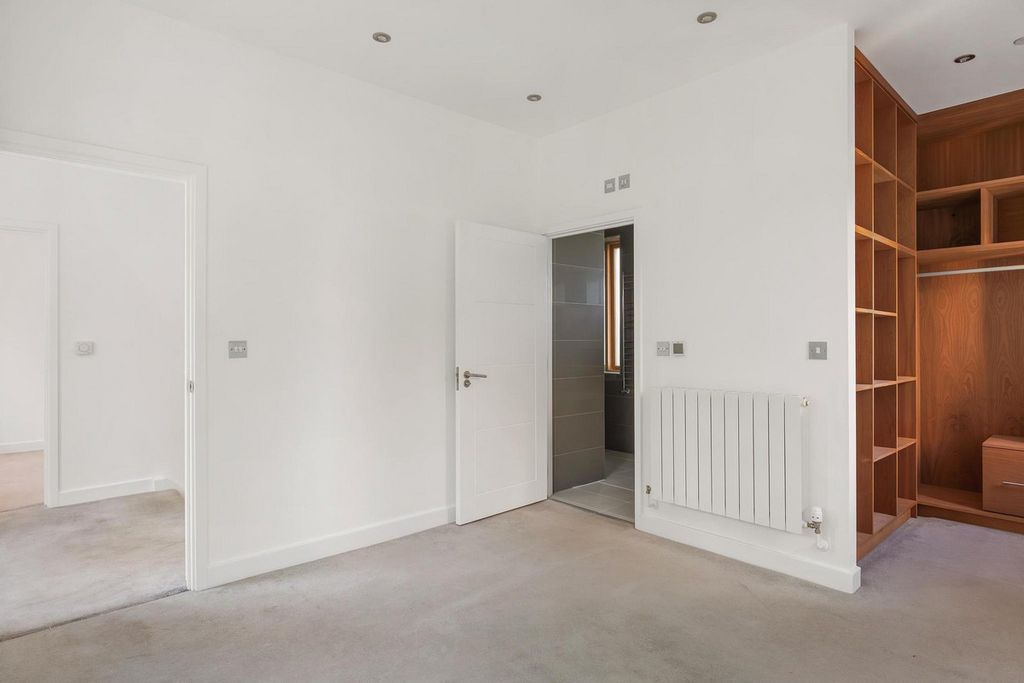Additional image 5 of 4 bed semi-detached house for saleGibsons Place, Brentford TW8
